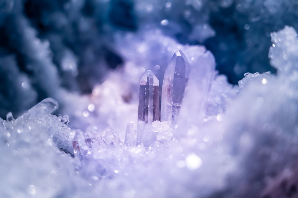 How To Manifest With Crystals: 4 Effective Steps