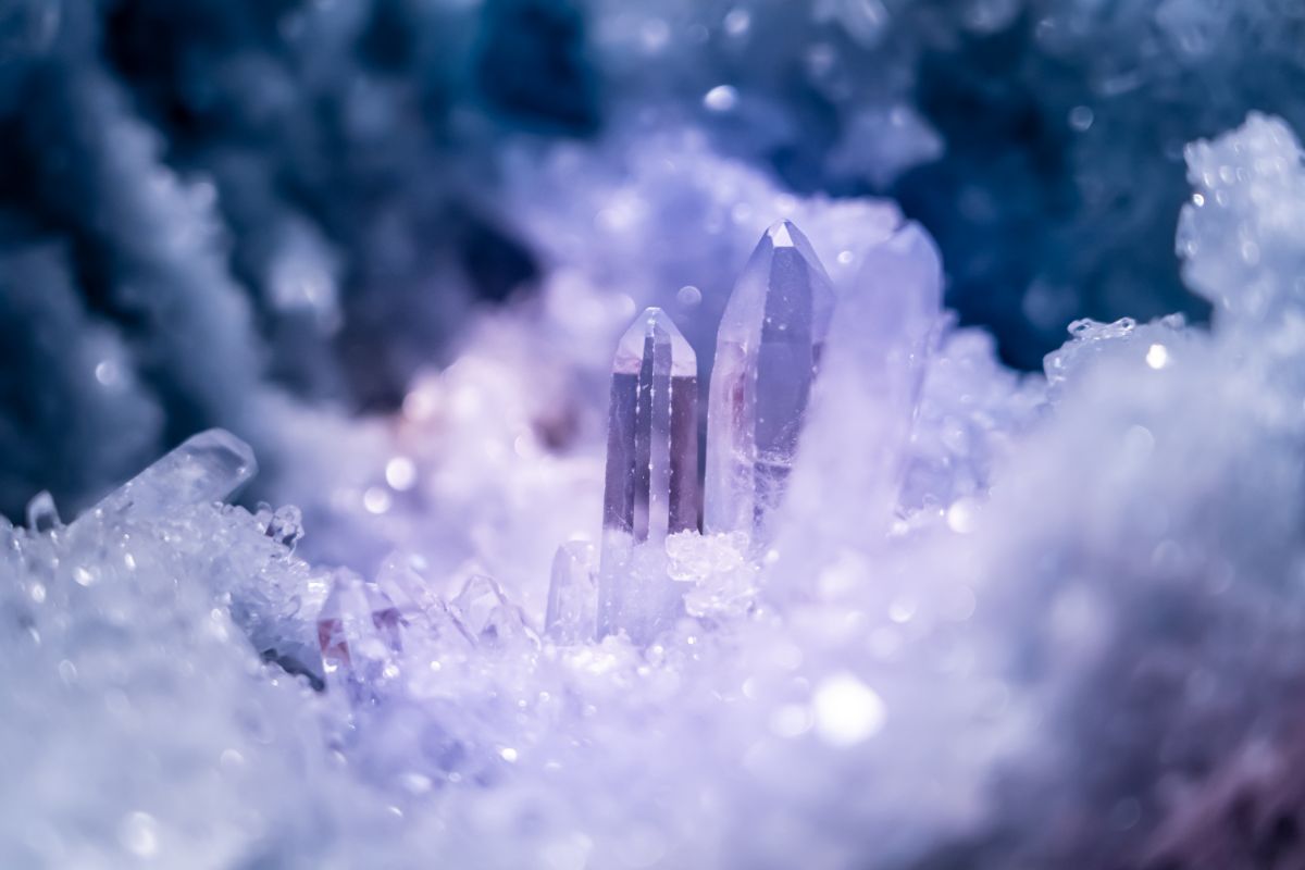 How To Manifest With Crystals