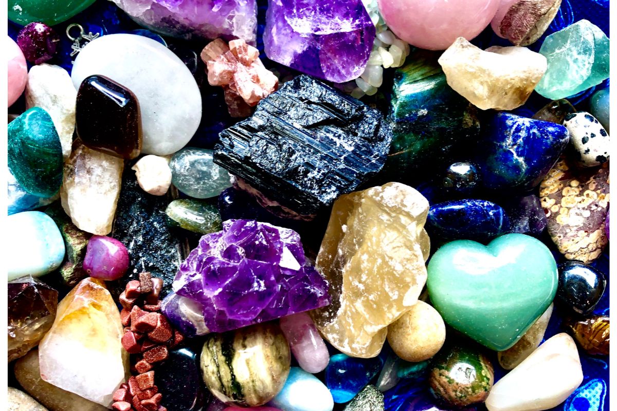 How To Meditate With Crystals