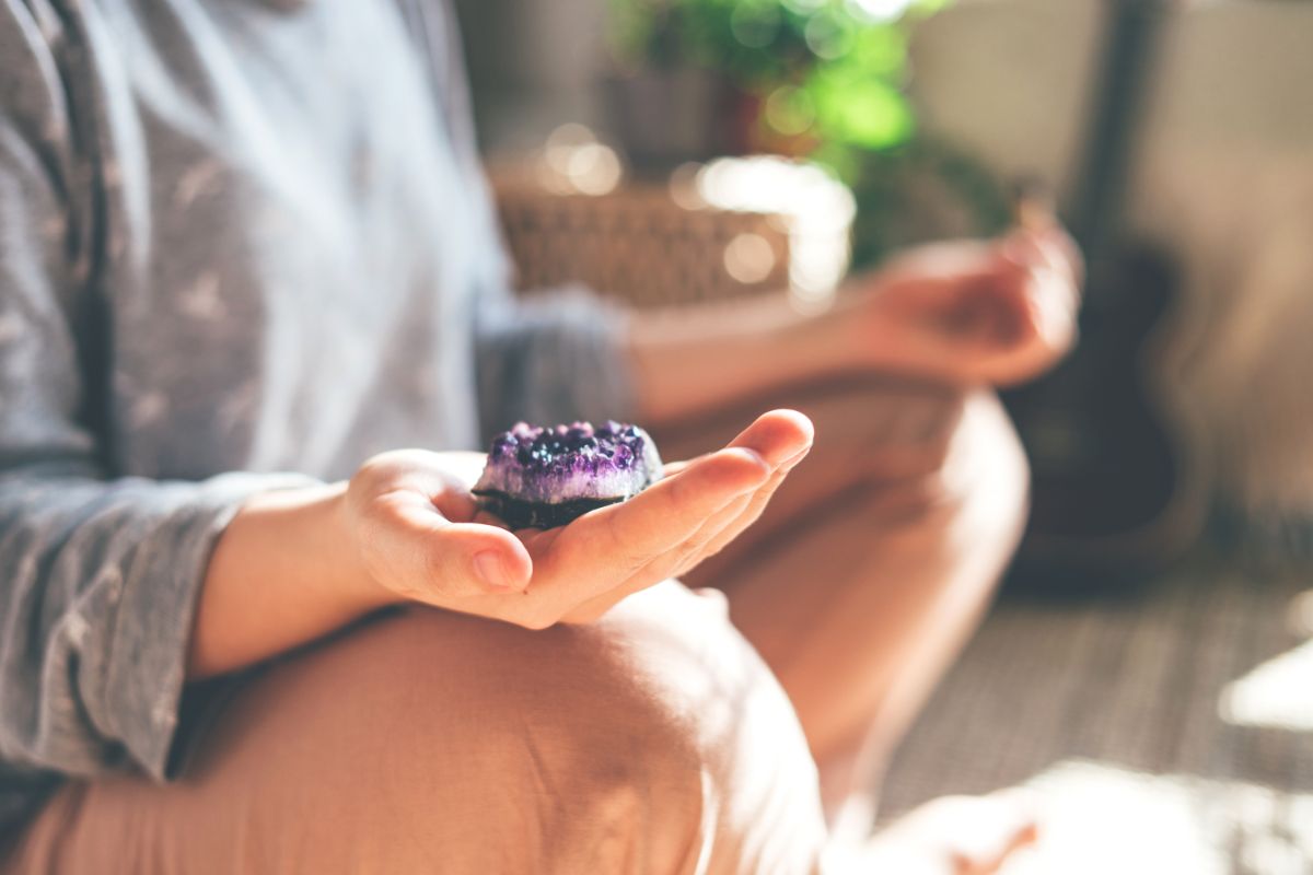 How To Meditate With Rose Quartz